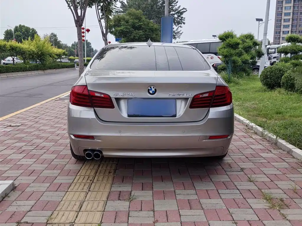 BMW 5 Series 2017 520Li Classic Edition фото 8