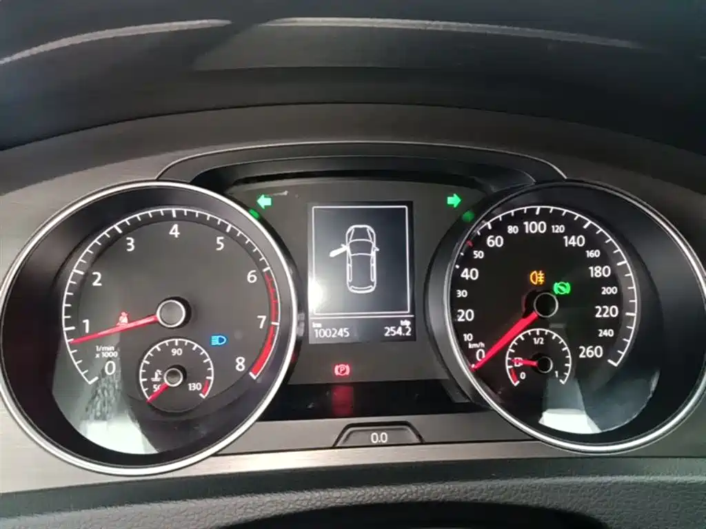 Volkswagen Golf 2016 230TSI Automatic Luxury фото 12