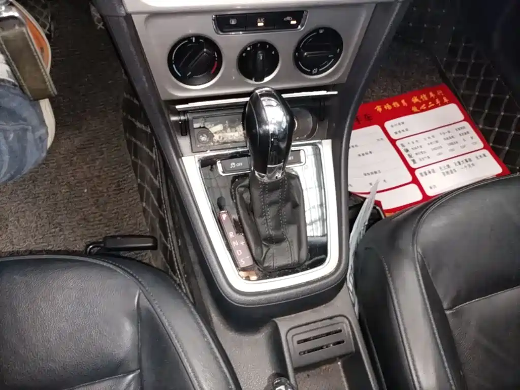 Volkswagen Lavida 2013 Facelift Classic 1.6L Automatic Comfort фото 14