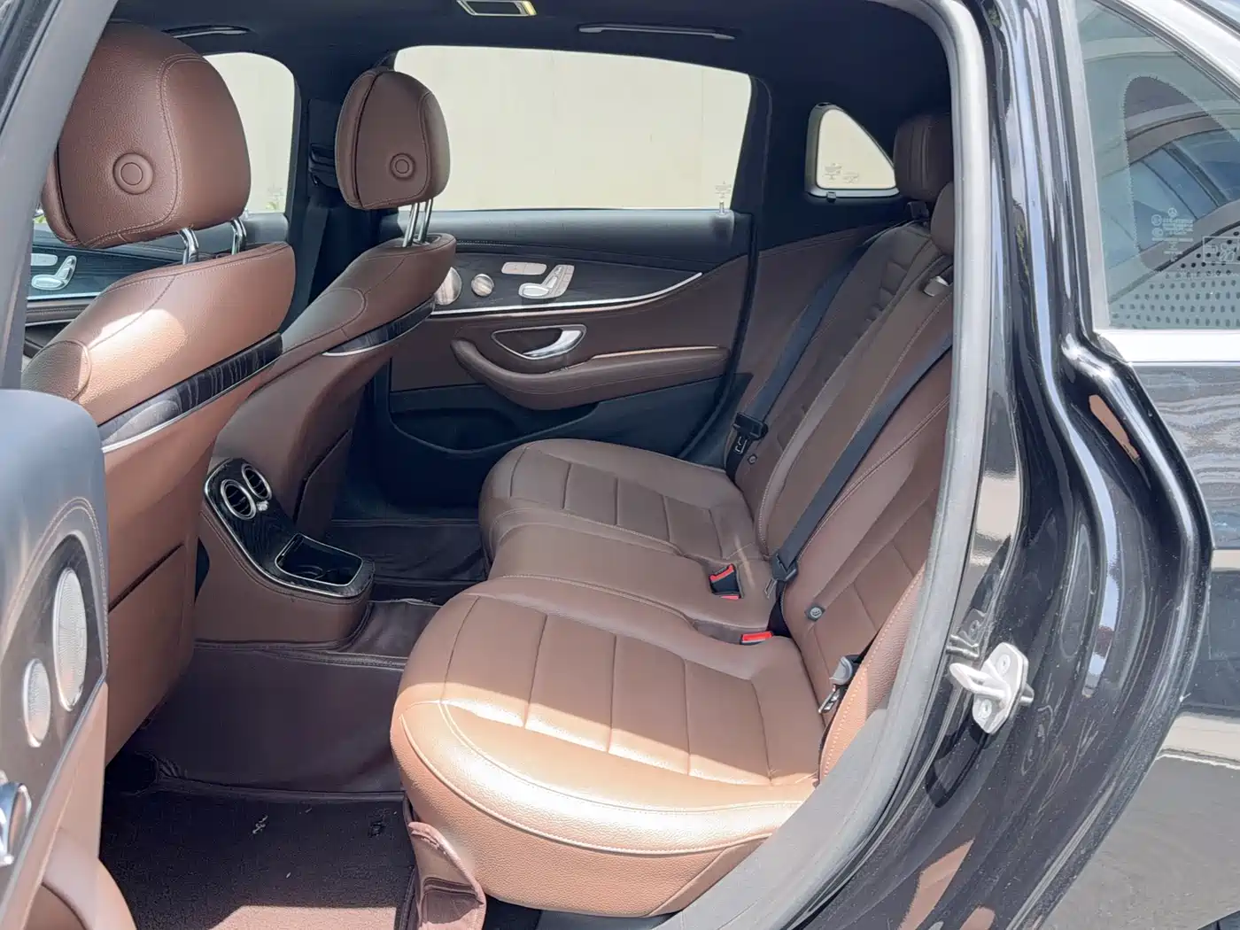 Mercedes-Benz E-Class 2022 Second Facelift E 300 L Luxury фото 6