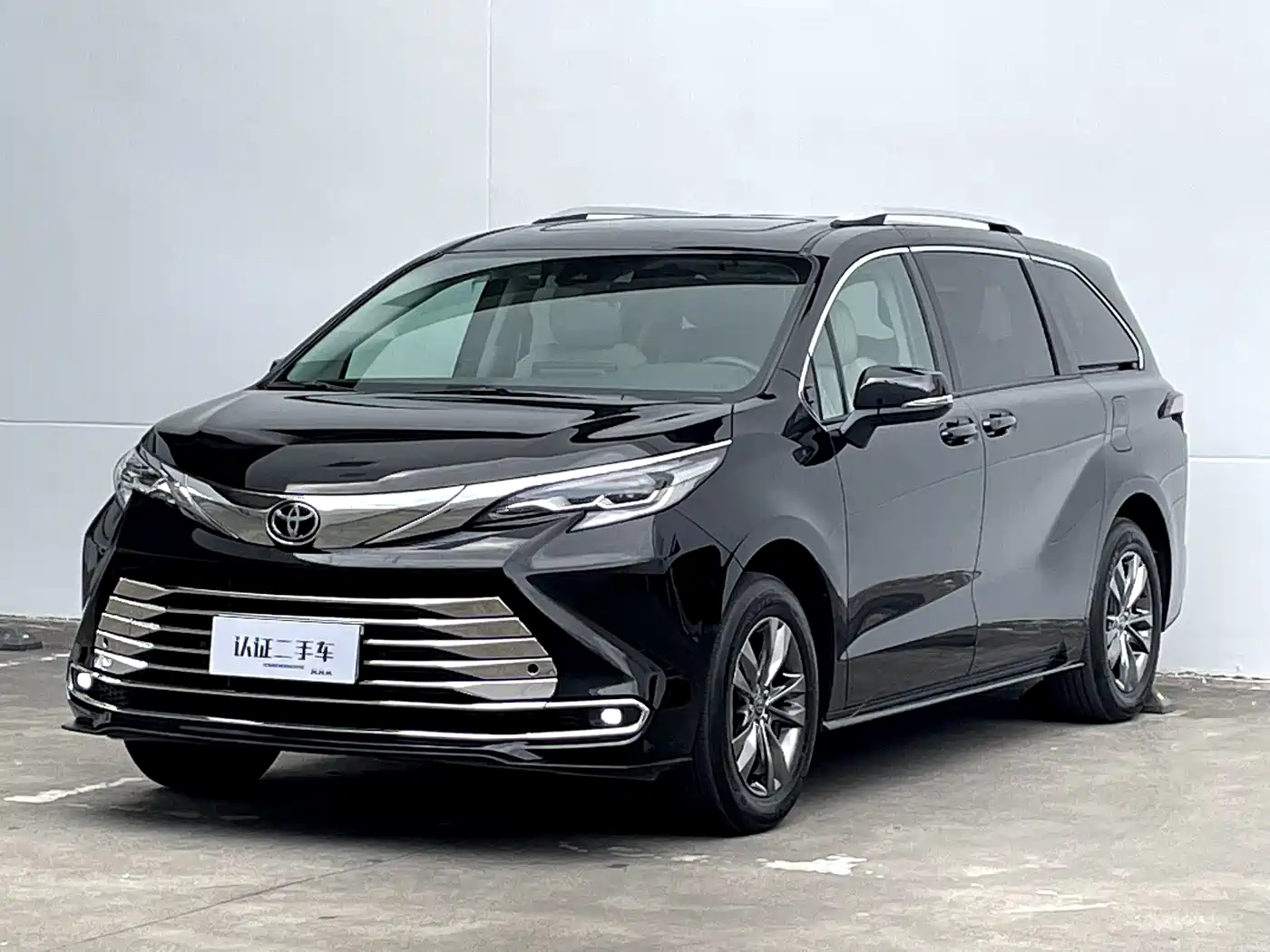Toyota Sienna 2026 Model 2.5L Hybrid 2WD Comfort Edition фото 2
