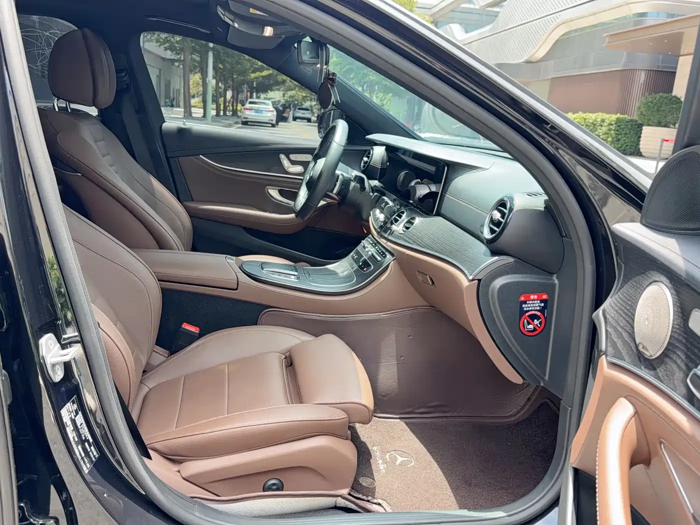 Mercedes-Benz E-Class 2022 Second Facelift E 300 L Luxury фото 4