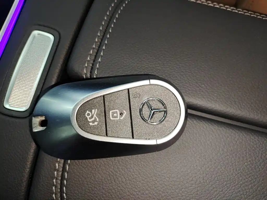 Mercedes-Benz E-Class 2025 E 260 L фото 9