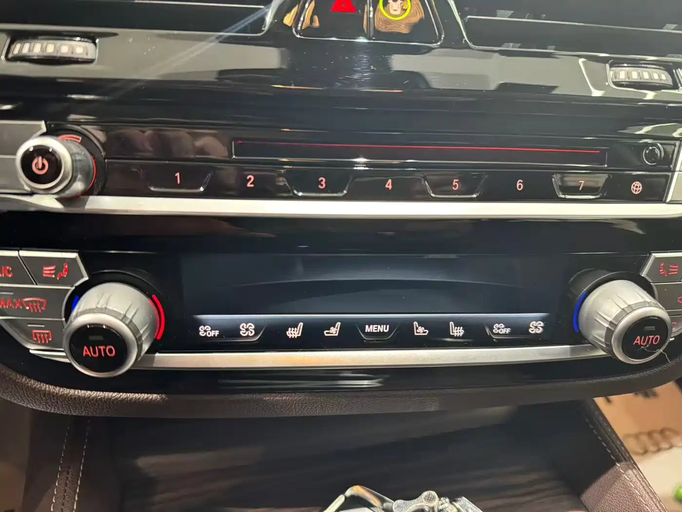 BMW 5 Series 2019 530Li Premium Luxury Package фото 10