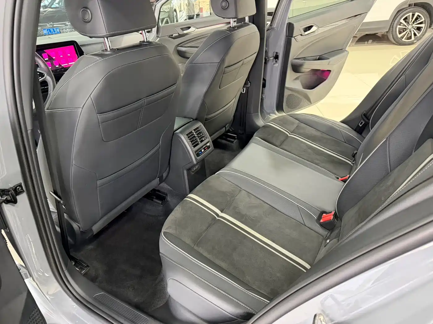 Volkswagen Golf 2021 280TSI DSG R-Line фото 15