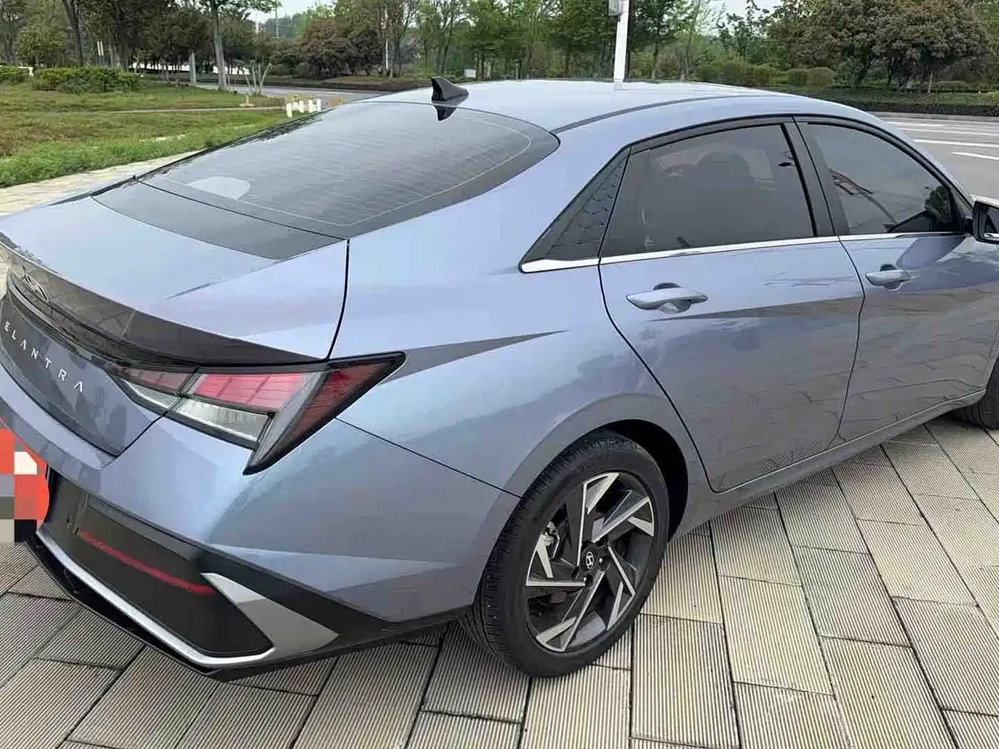 Hyundai Elantra 2022 1.5L CVT GLX Elite Edition фото 3