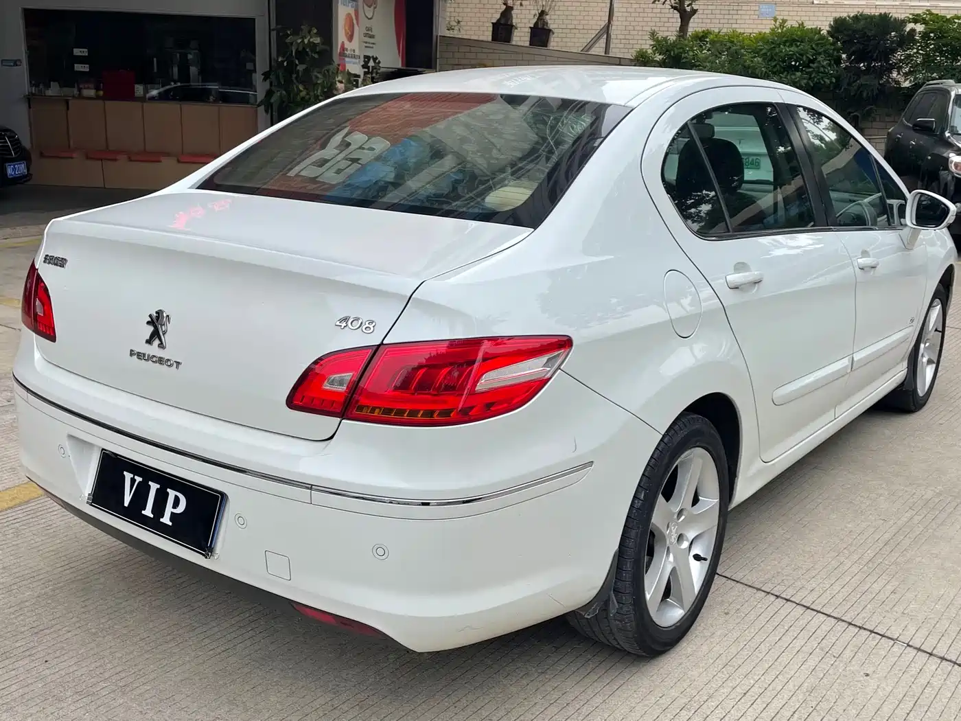 Peugeot 408 2013 2.0L Automatic Comfort Edition фото 4