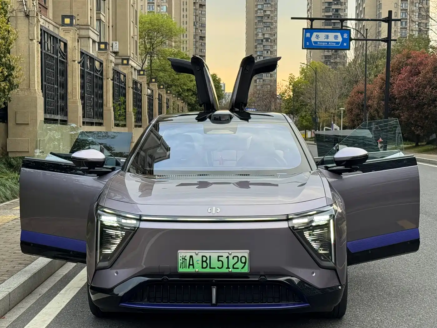 HiPhi GAO HE HIPHI Y