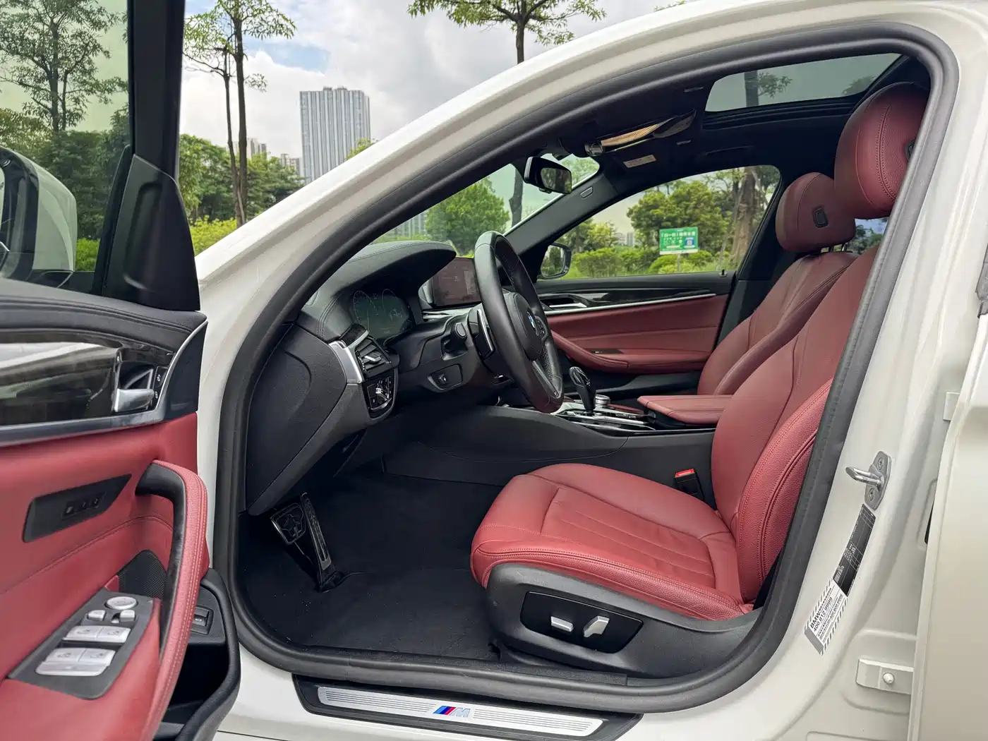 BMW 5 Series 2019 Facelift 530Li Leading M Sport Package фото 4