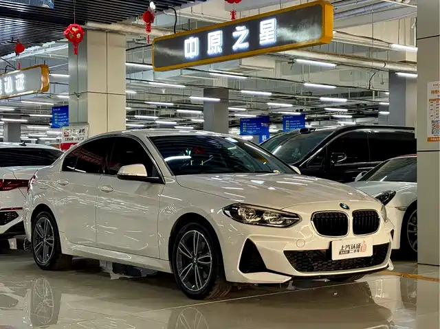 BMW 1 Series 2022 120i M Sport — фото 2