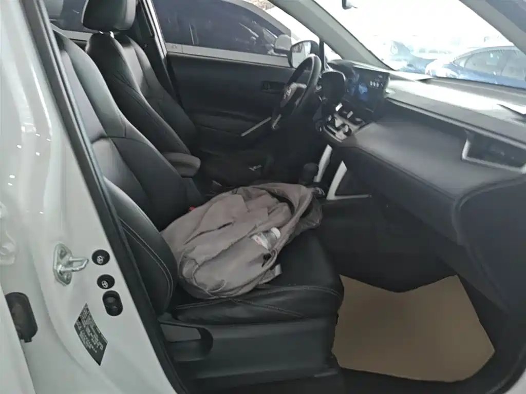 Toyota Frontlander 2023 2.0L CVT Elite Edition фото 25