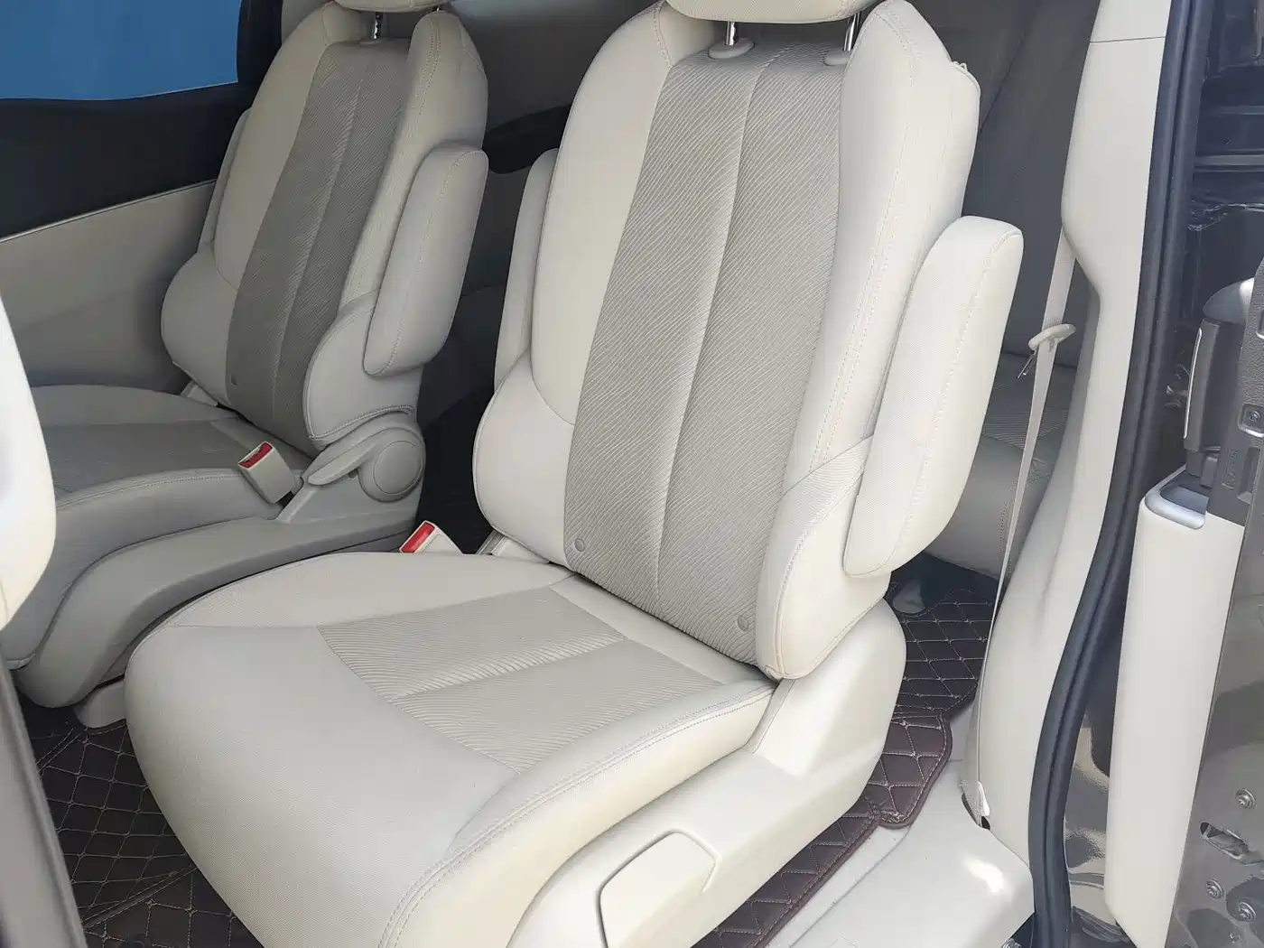 Фото 8 - Buick GL8