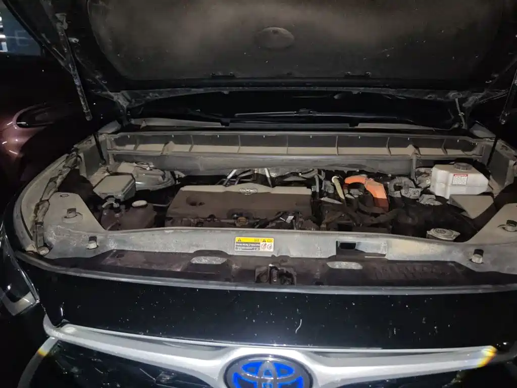 Photo 11 - Toyota Highlander