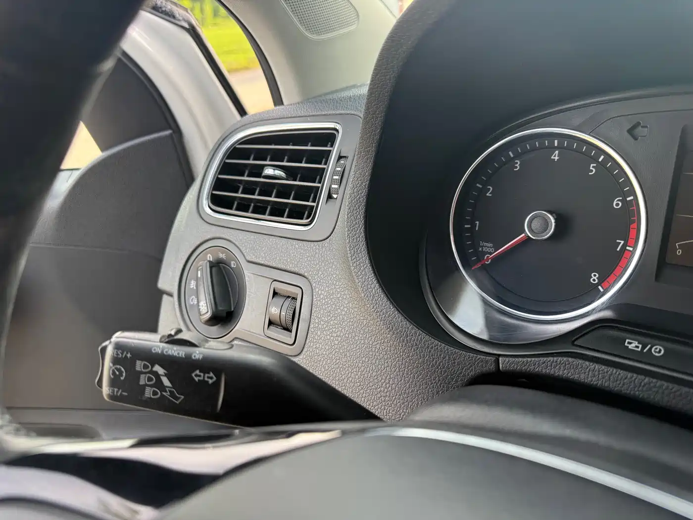 Volkswagen Polo 2016 1.6L Automatic Comfort фото 18