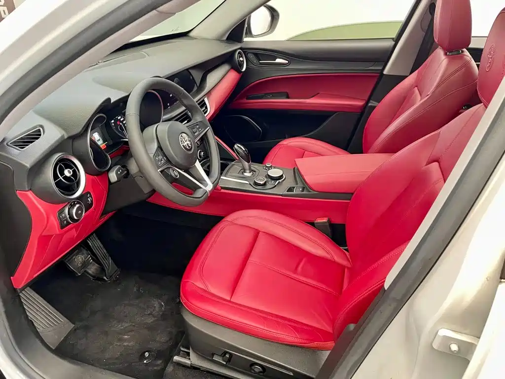 Alfa Romeo Stelvio 2019 2017 2.0T 200HP Elite