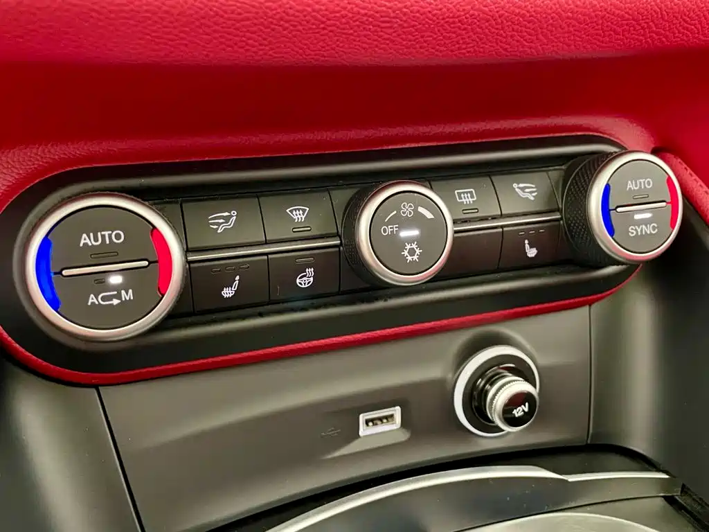 Alfa Romeo Stelvio 2019 2017 2.0T 200HP Elite