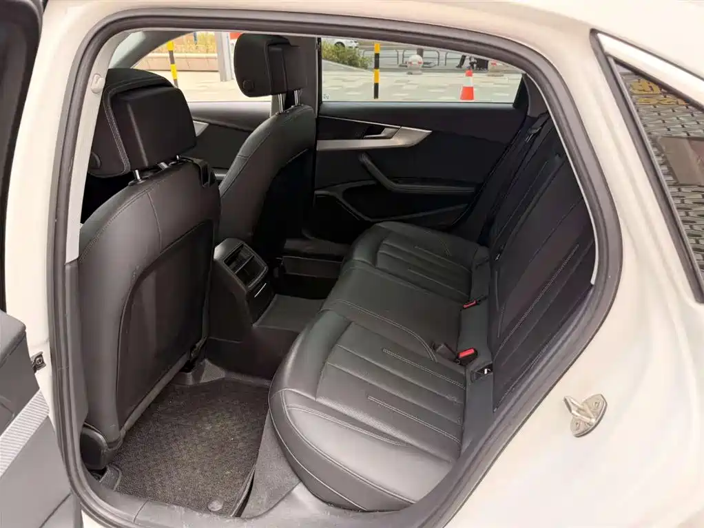 Audi A4L 2020 40 TFSI Fashion Elegance фото 6