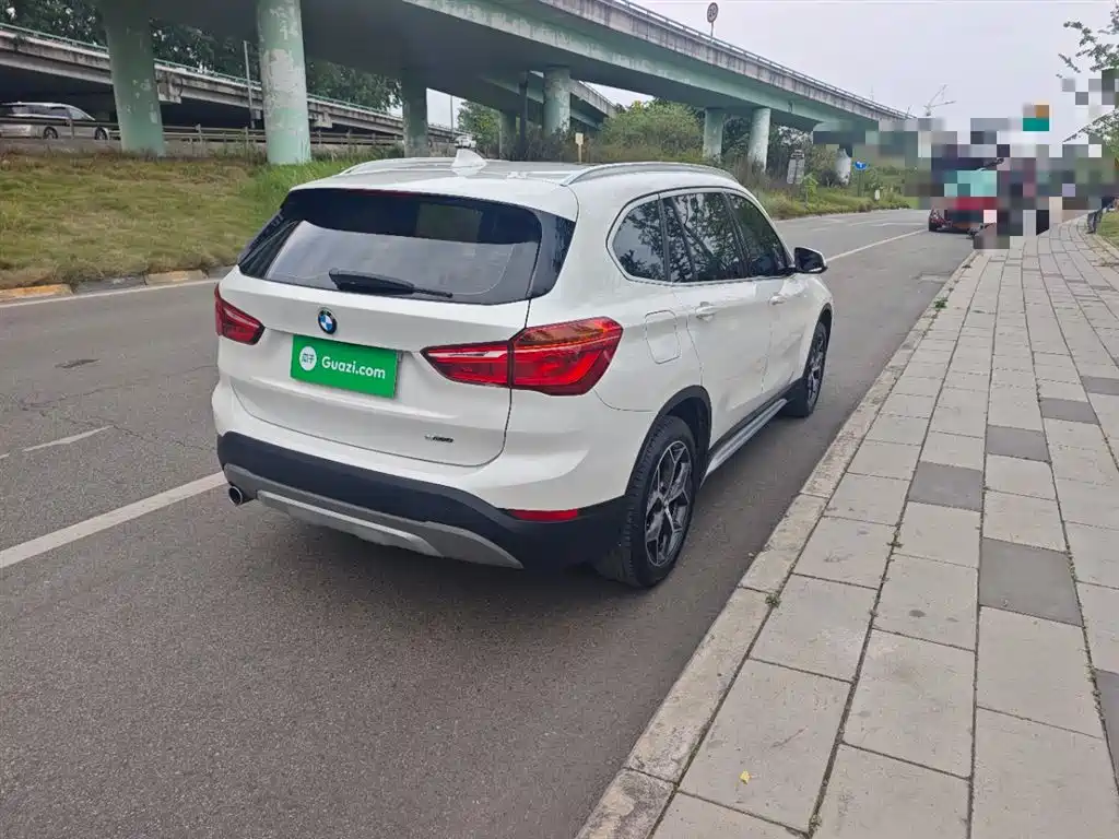 BMW X1 2019 sDrive18Li Premium Model фото 7