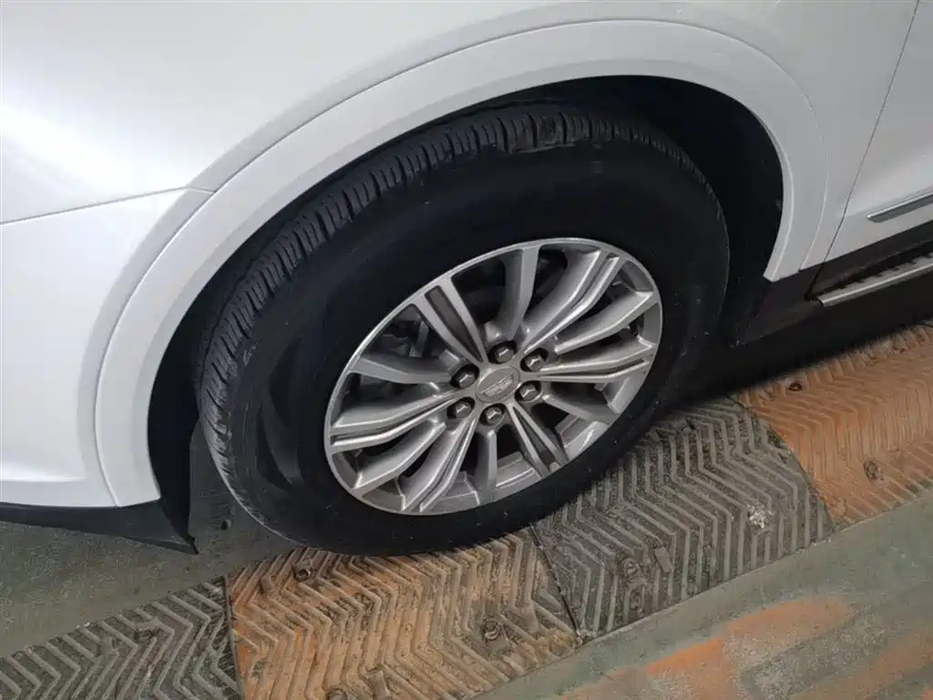 Cadillac XT5 2017 Anniversary Edition 25T Luxury фото 23