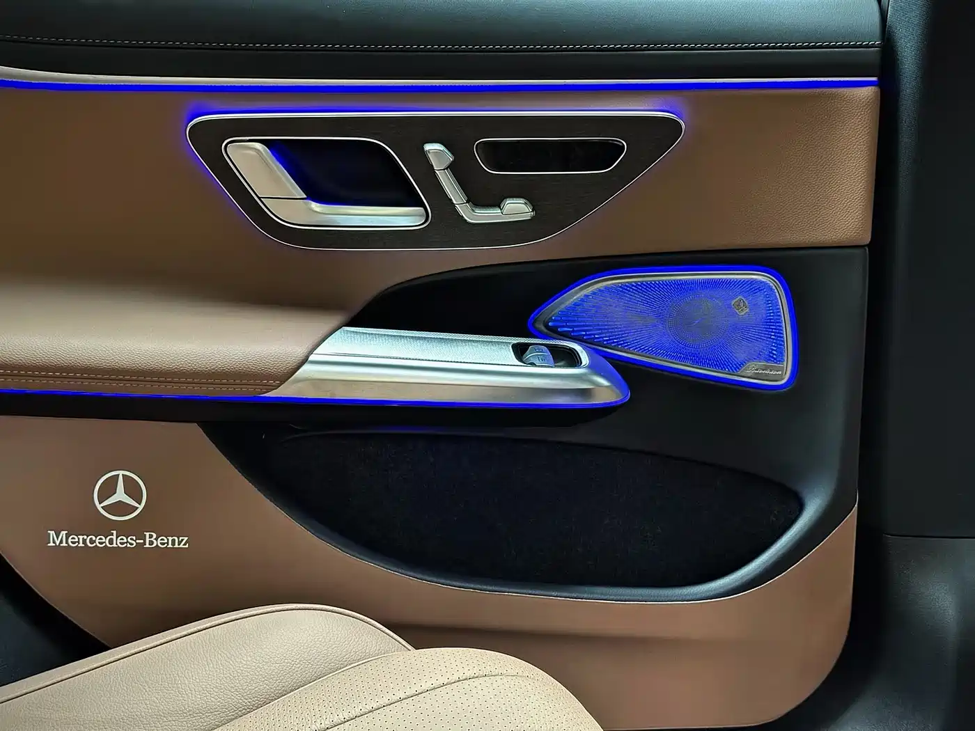 Mercedes-Benz E-Class 2024 Model E 300 L Luxury фото 24