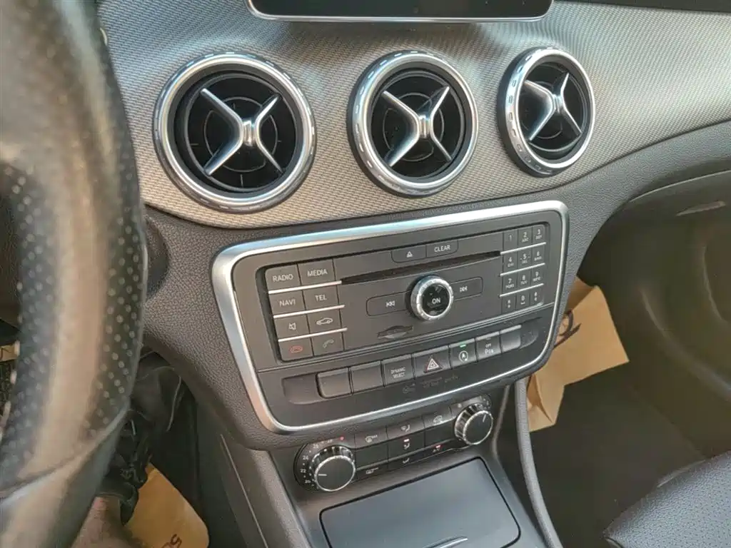 Mercedes-Benz GLA 2016 GLA 200 Fashion фото 13