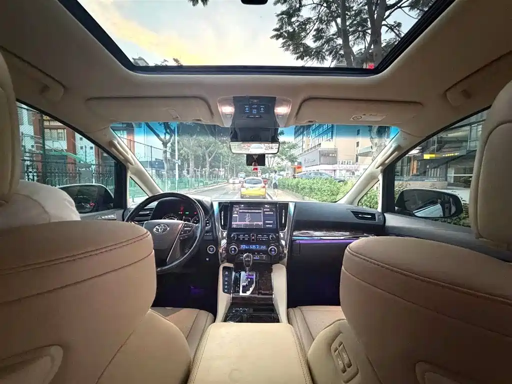Toyota Alphard 2021 Hybrid 2.5L Luxury фото 8