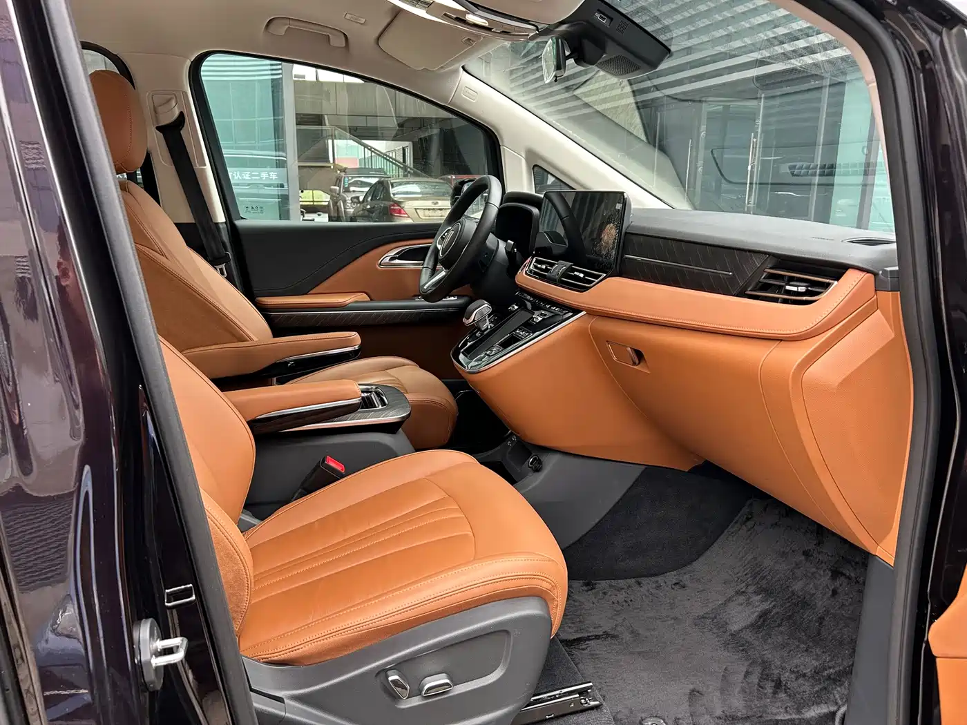 Hongqi HQ9 PHEV 2024 2024 Model 2.0T AWD Business Edition