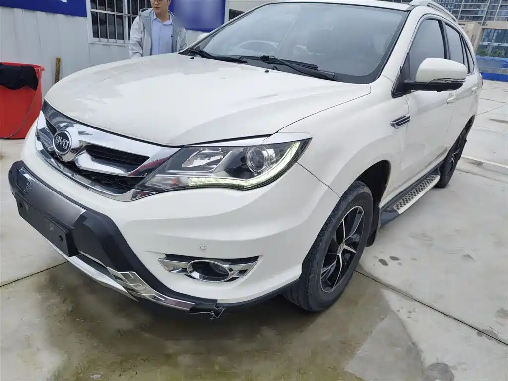 BYD S7 2016 1.5T Manual Premium Model фото 2