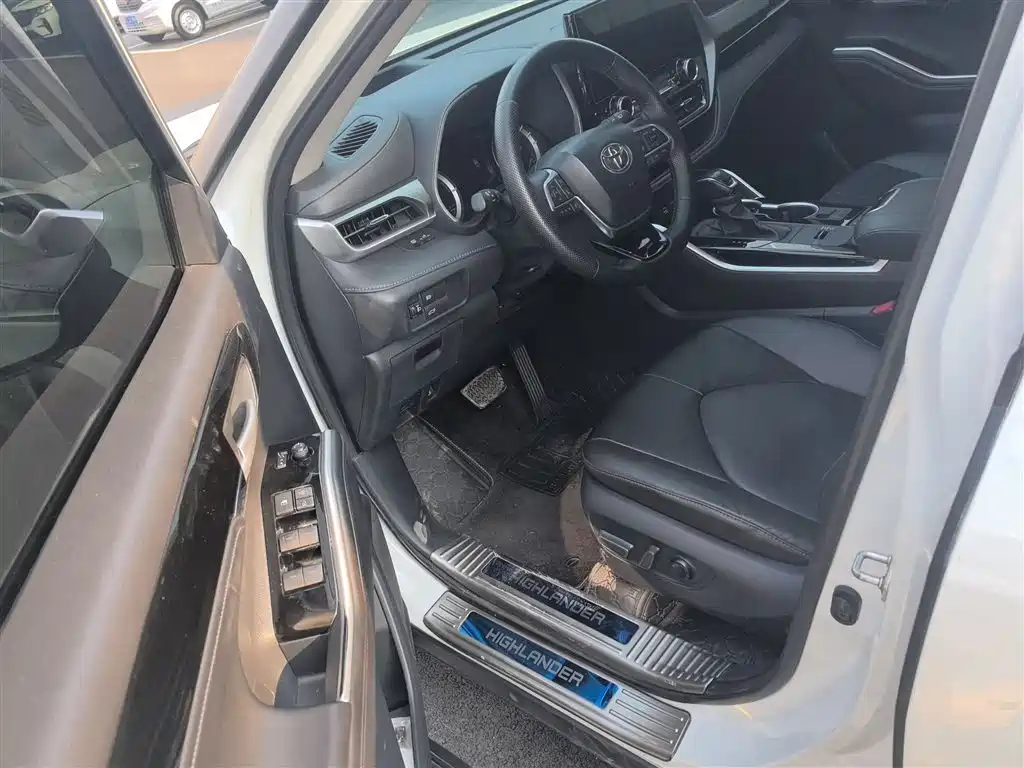 Toyota Highlander 2022 Model Dual Engine 2.5L 4WD Premium Edition 7-Seater фото 13