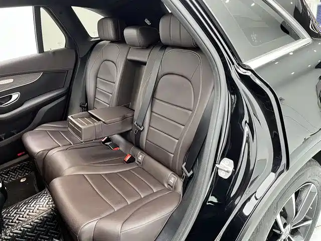 Mercedes-Benz GLC 2022 Facelift GLC 260 L 4MATIC Luxury Model фото 18
