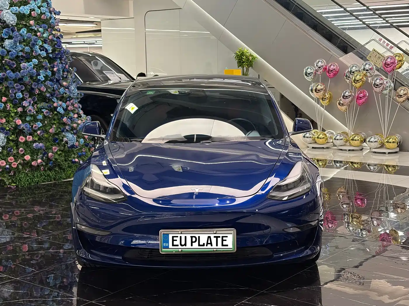 Tesla Model 3 (Import) 2019 2019 Long Range RWD Version