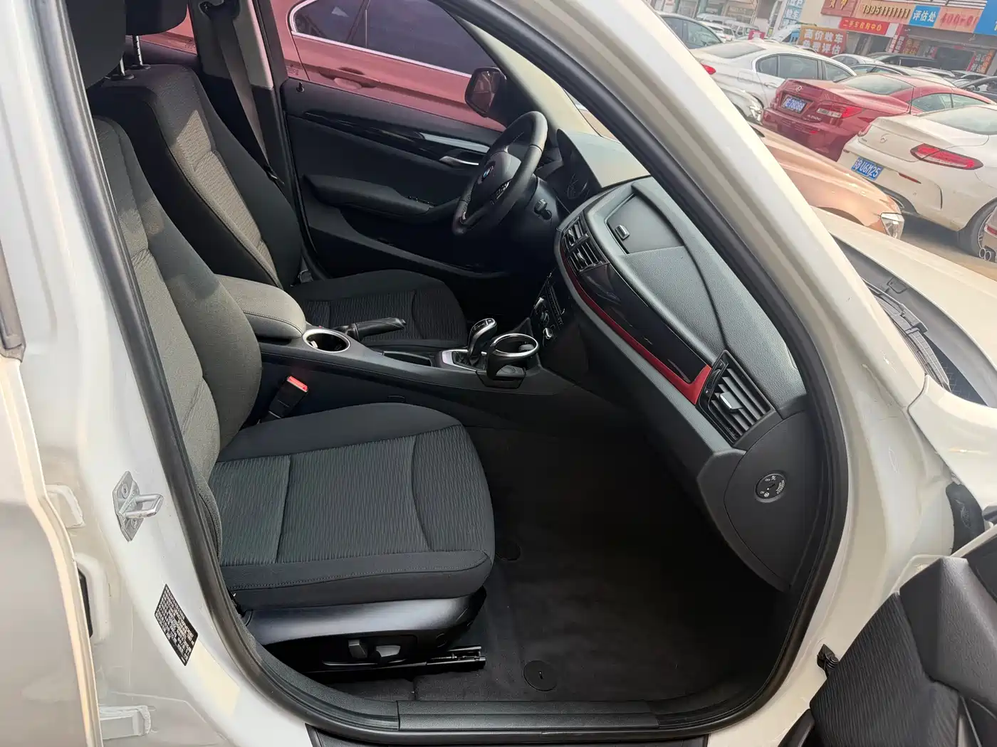 BMW X1 2015 Model sDrive18i Fashion Advanced Edition фото 12