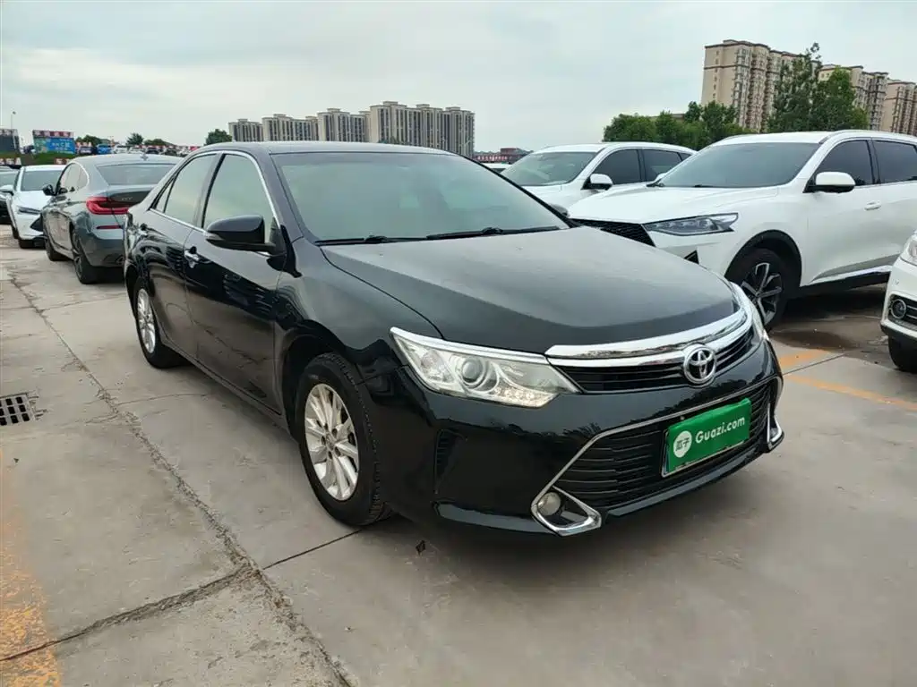 Toyota Camry 2016 2.0E 10th Anniversary Elite Edition фото 4