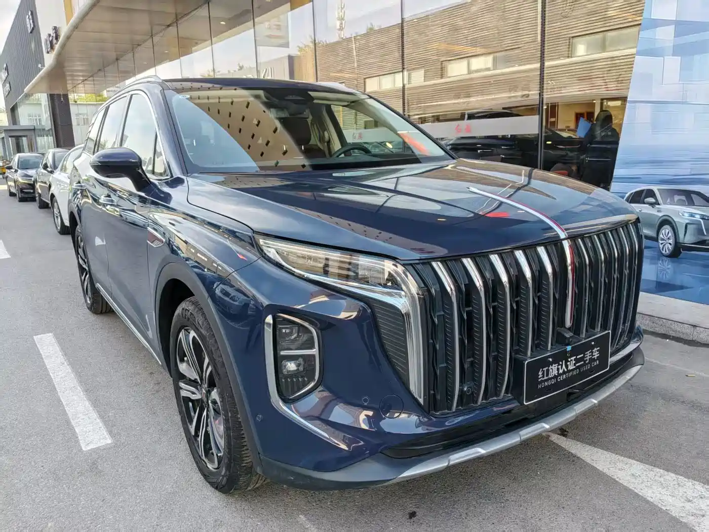 Hongqi HS7 2023 2.0T Automatic 4WD Flag Leader Edition (6-seater) фото 3