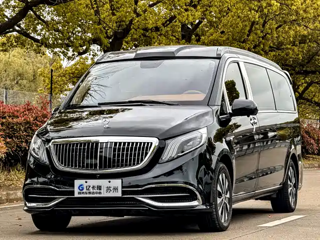 Mercedes-Benz Vito 2023 2.0T Elite 7-Seater
