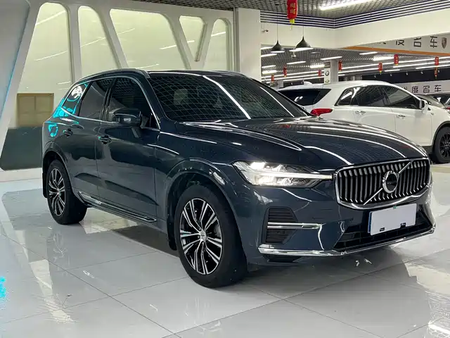 Volvo XC60 2022 B5 AWD Inscription — фото 3