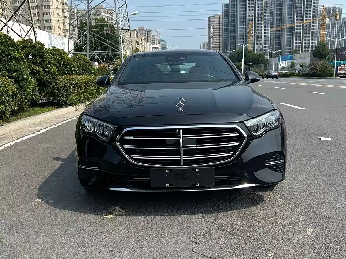 Photo 1 - Mercedes-Benz E-Class New Energy