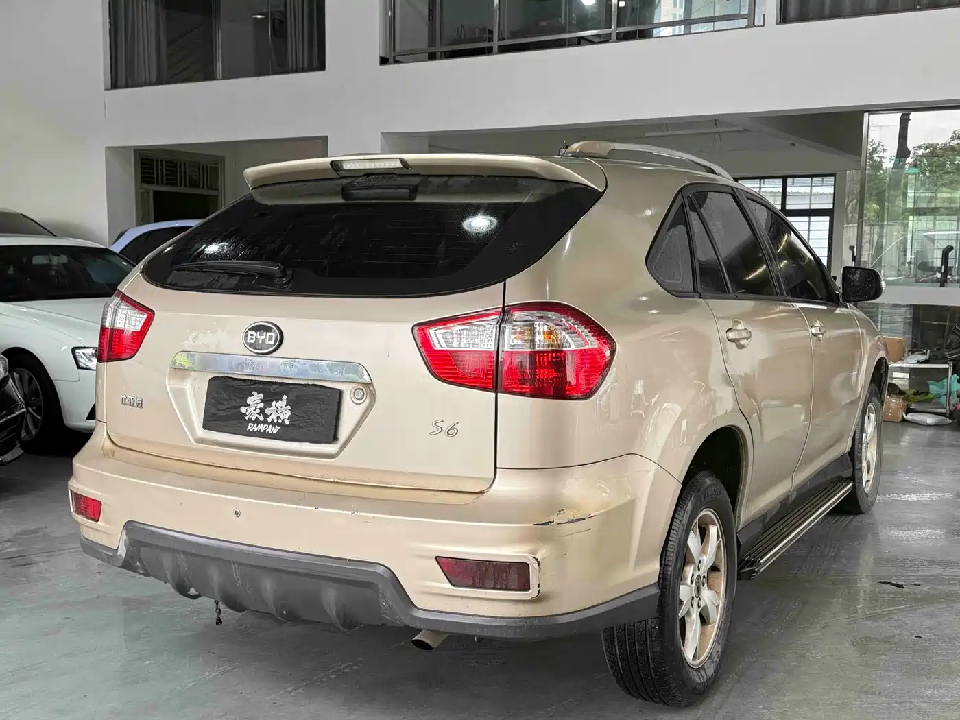 BYD S6 2014 2013 Joy Edition 2.0L Manual Luxury 5-seater
