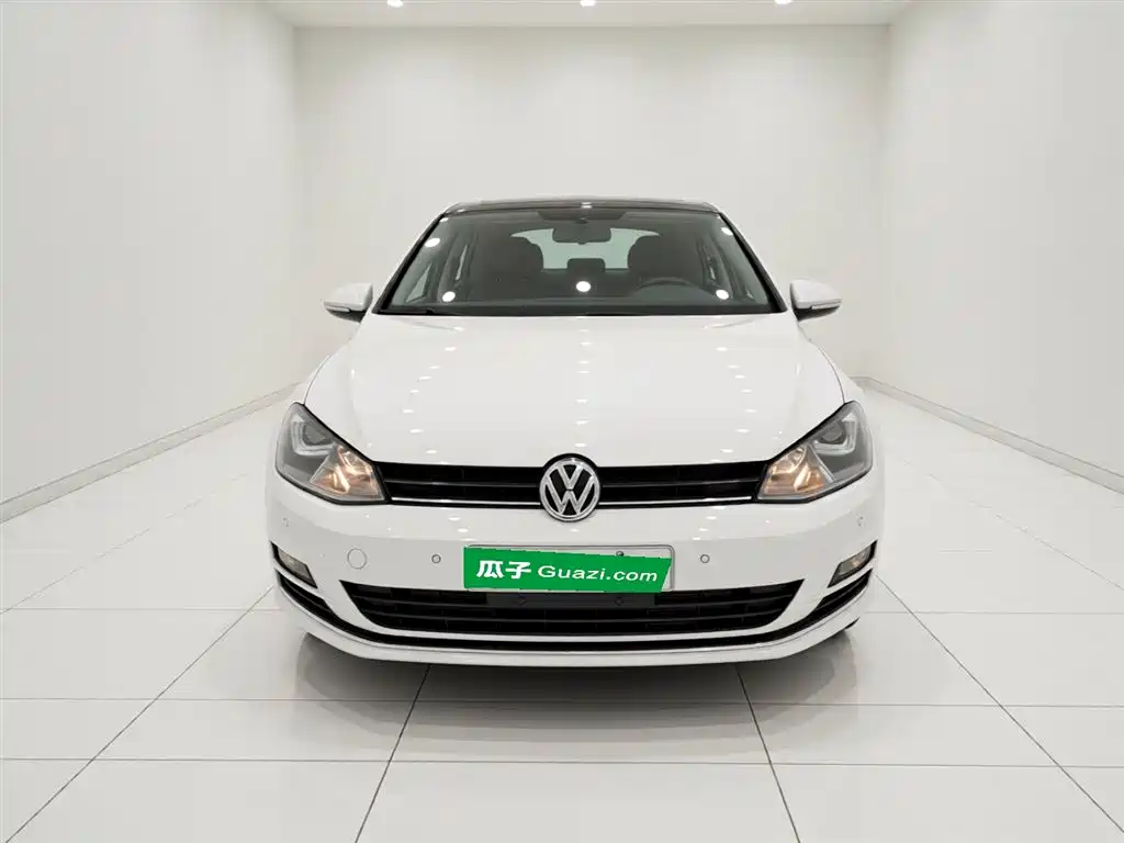 Volkswagen Golf 2017 230TSI Manual Comfort Millionth Anniversary Edition фото 3