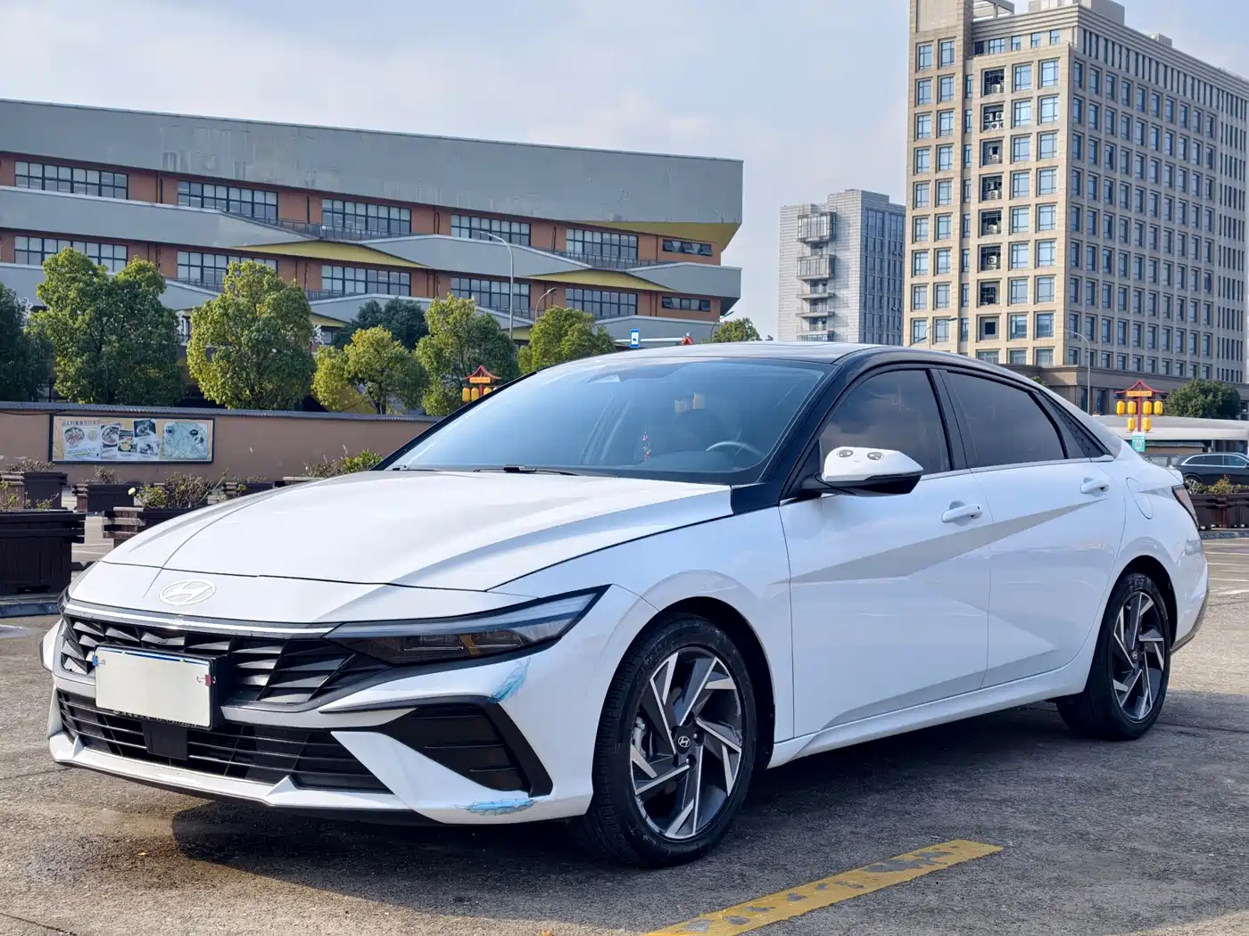 Hyundai Elantra 2023 Model 1.5L CVT LUX Premium Edition