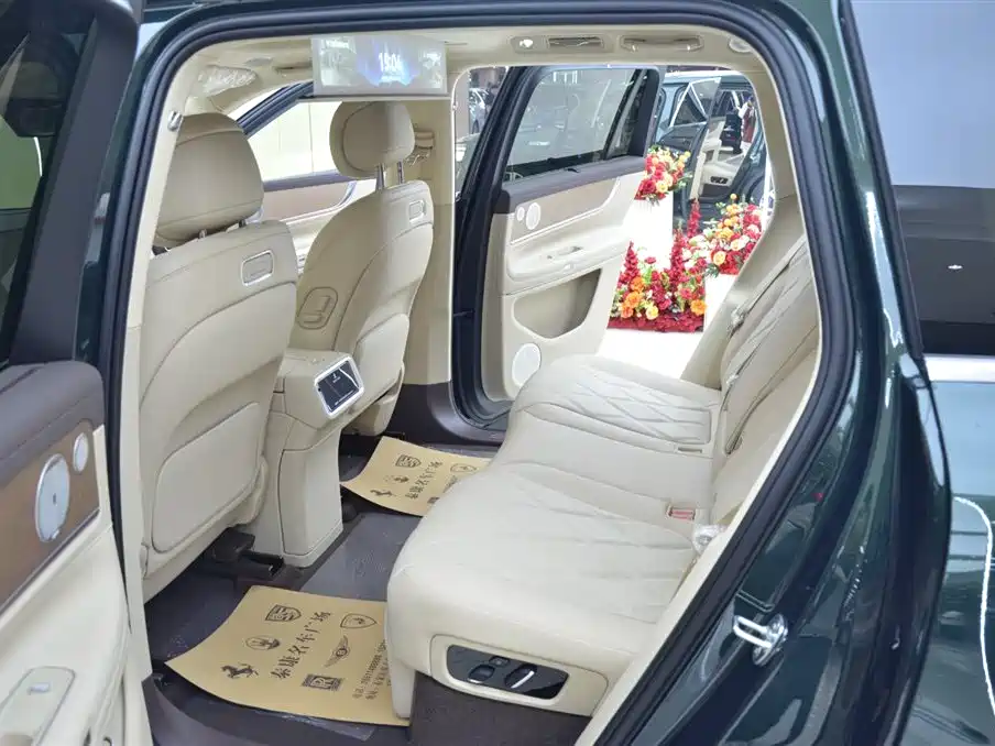 AITO Wenjie AITO M9 2025 Extended Range Ultra 52kWh 5-Seater фото 5