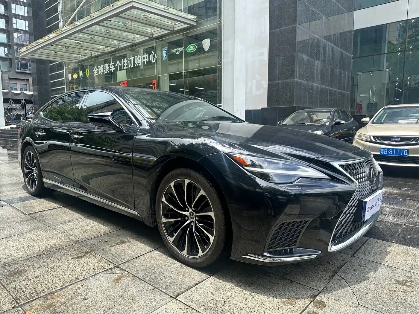 2022 Lexus LS