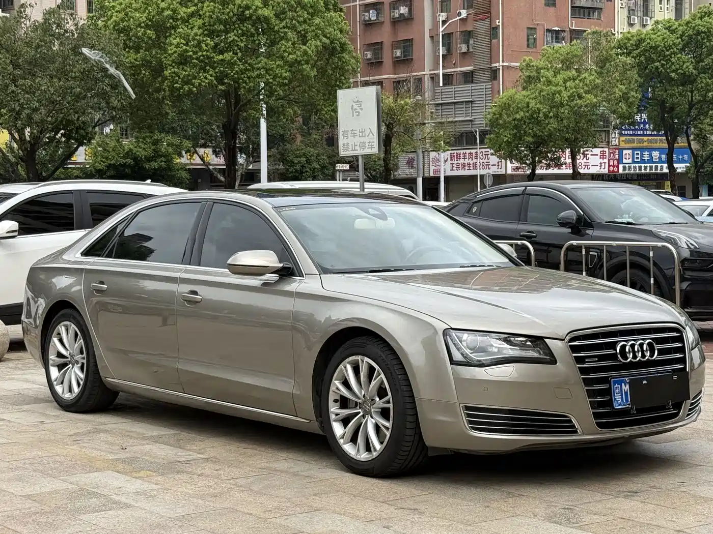Audi A8 2012 A8L 45 TFSI quattro Comfort фото 3