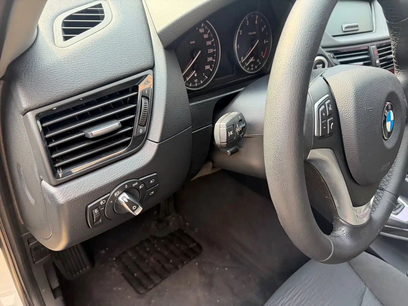 BMW X1 2015 Model sDrive18i Fashion Advanced Edition фото 6