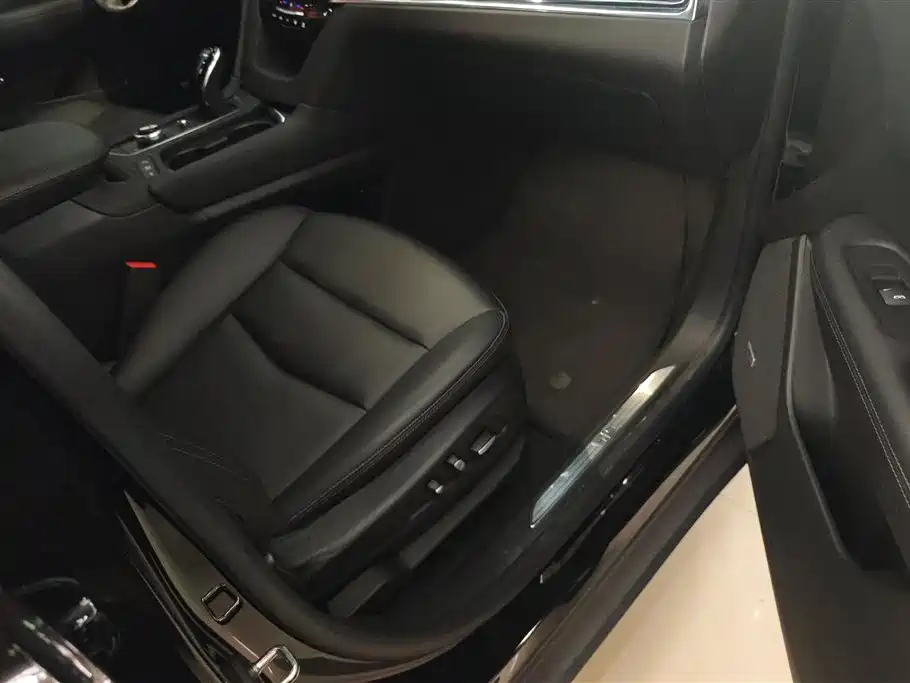 Cadillac XT5 2023 2.0T 2WD Fashion Edition фото 8