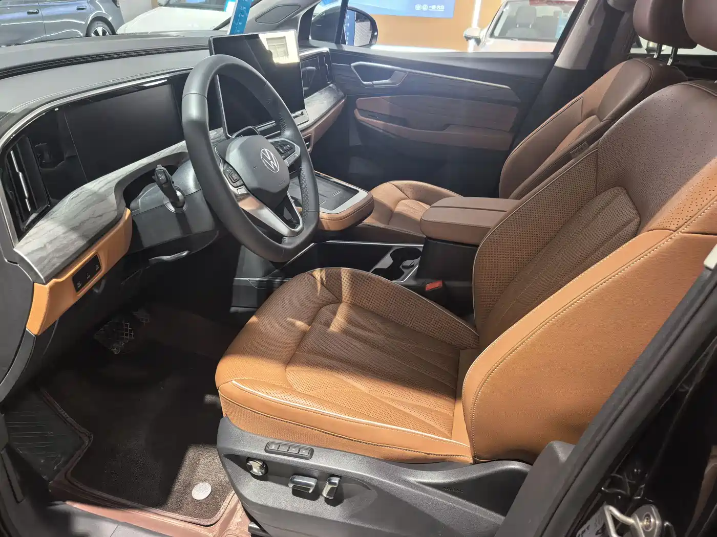 Volkswagen Talagon 2025 Model 450TSI AWD Premium 6-Seater фото 7