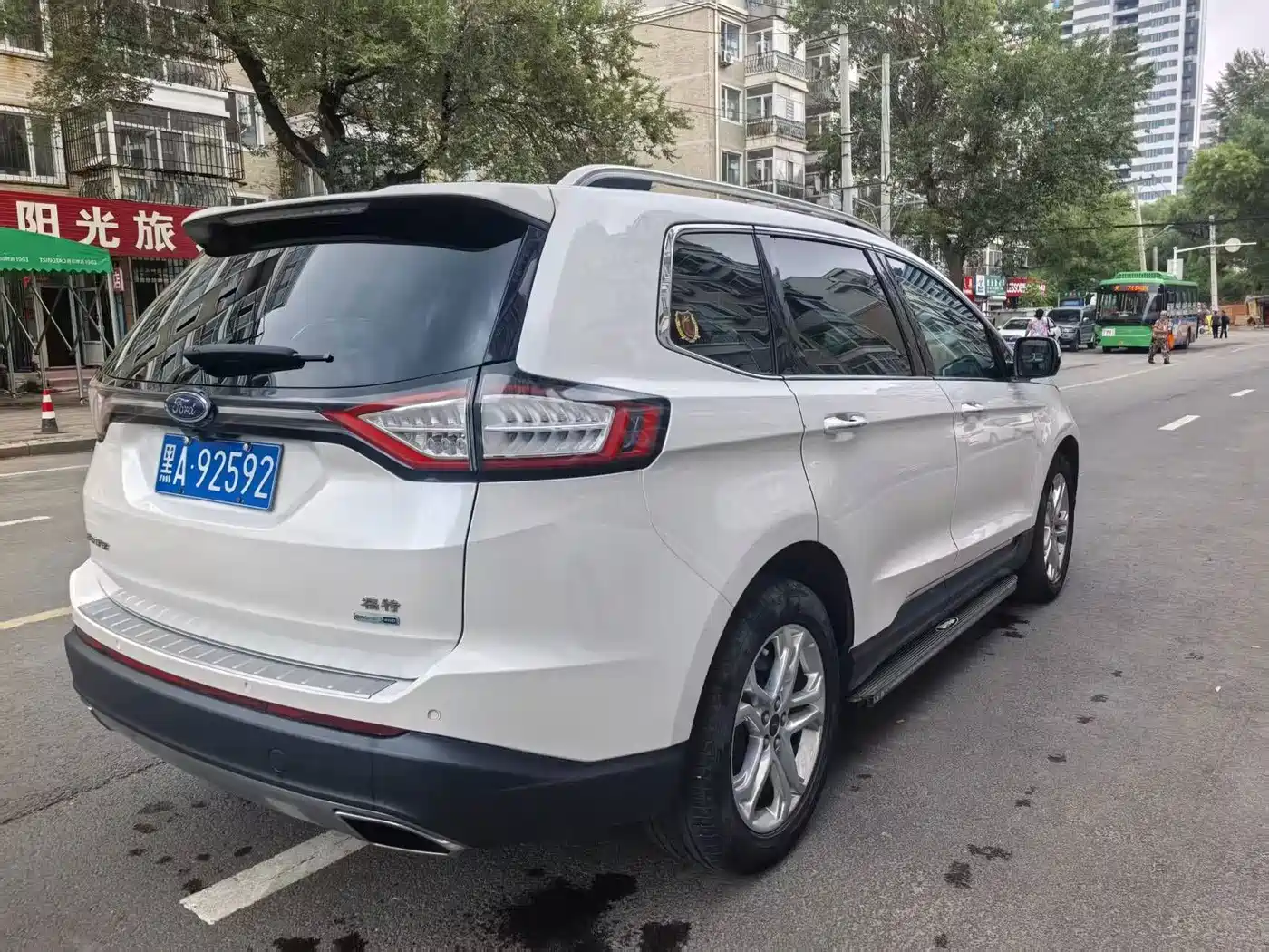 Фото 4 - Ford Edge