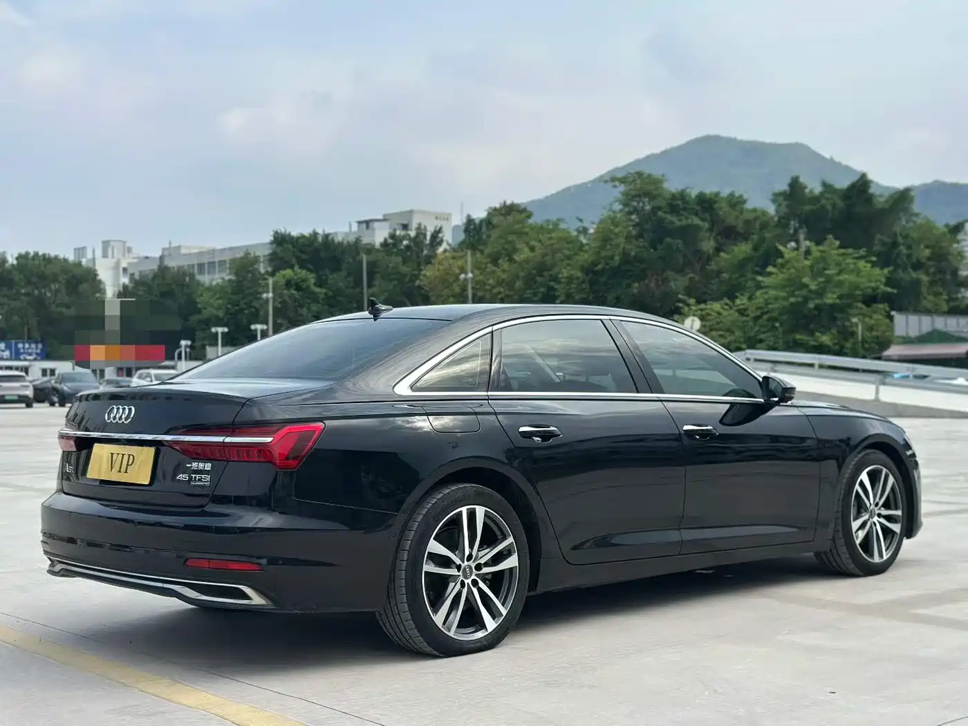Фото 9 - Audi A6L