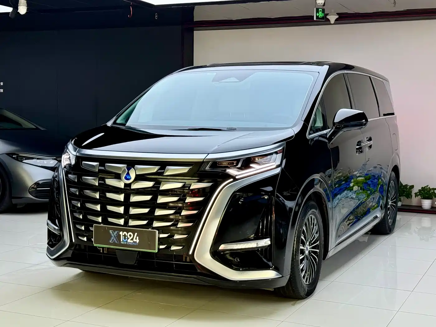 Denza D9 2024 DM-i 980 AWD Prestige