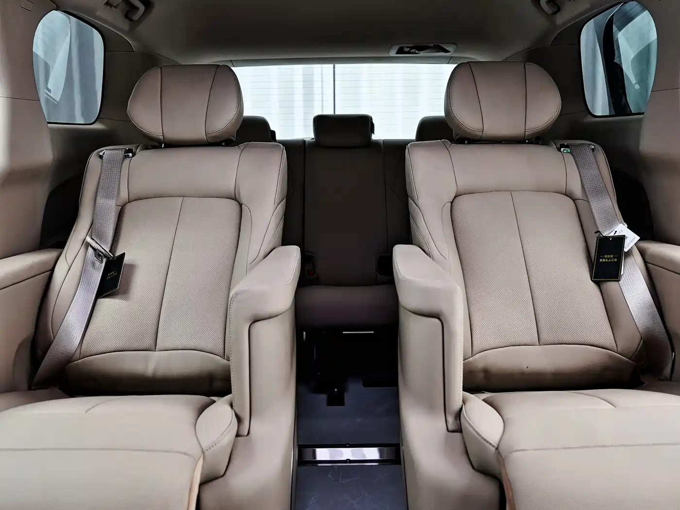 Buick GL8 2025 Land Business Class First Edition фото 16